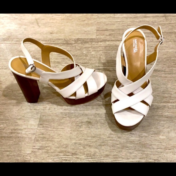 Michael Kors white heels and perfect condition - Picture 3 of 11